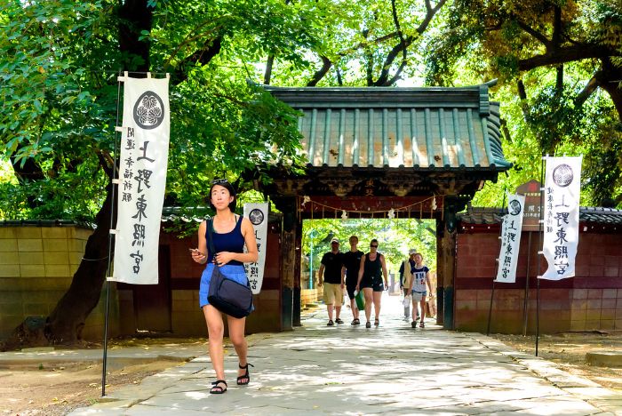 Công viên Ueno - Lối dẫn vào công viên cổ kính