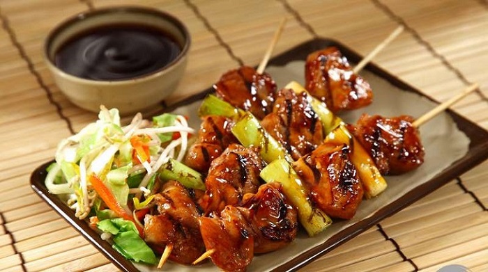 Món ăn đường phố Nhật Bản - Có hai loại thịt chính là thịt gà và thịt bò