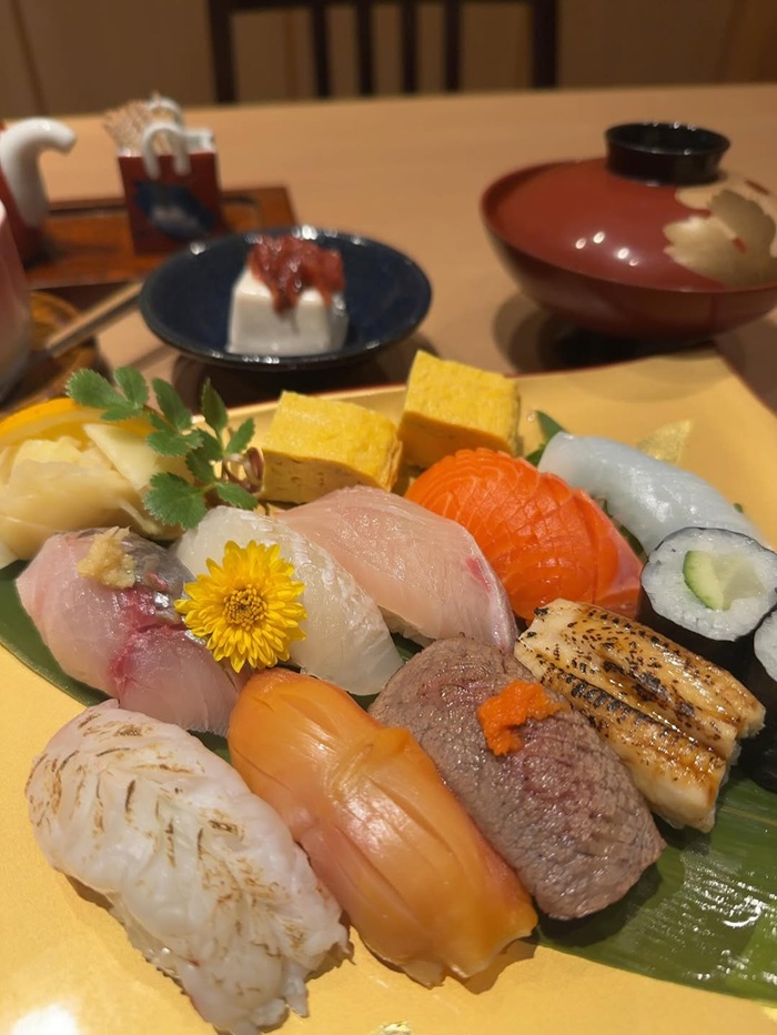 Ăn gì ở Nhật Bản? Shushi - Món ăn nổi tiếng khi nhắc đến Nhật Bản. Nguồn: t0504u