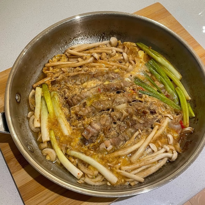 Ăn gì ở Nhật Bản? Cơm bò Gyudon khiến bạn ấm bụng ngay lập tức. Nguồn: eileencooksforyou