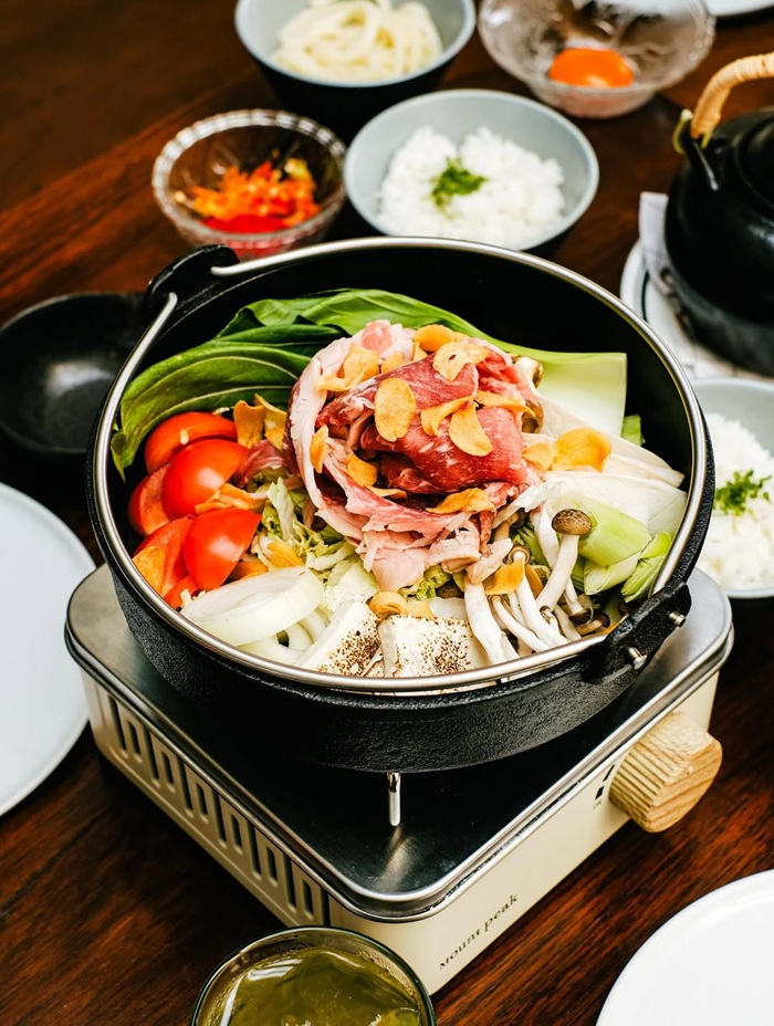 Thương thúc món lẩu truyền thống Sukiyaki tại Nhật Bản. Nguồn: sasmitaedo