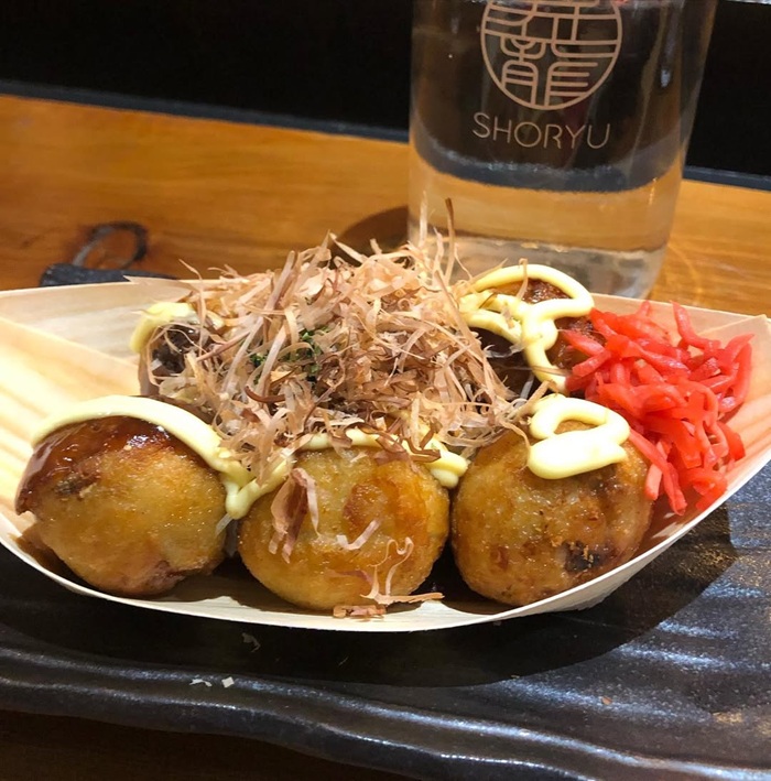 Ăn gì ở Nhật Bản? Món bánh đường phố - Takoyaki. Nguồn: taste_in_london