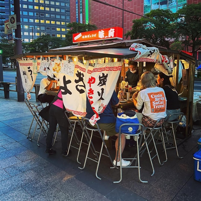 Tenjin Yatai (Fukuoka) – Phố ẩm thực xe đẩy độc đáo, mới lạ. Nguồn: hideakimatsumot
