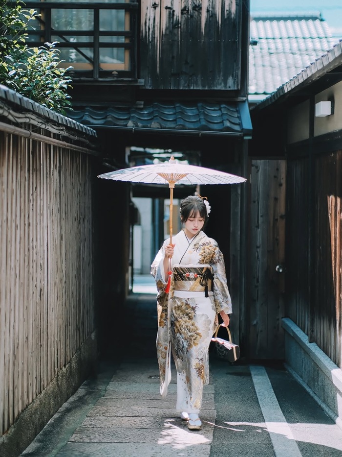 Tổng thể hài hòa từ các phụ kiện Kimono Nhật truyền thống. Nguồn: koharubiyorikyoto