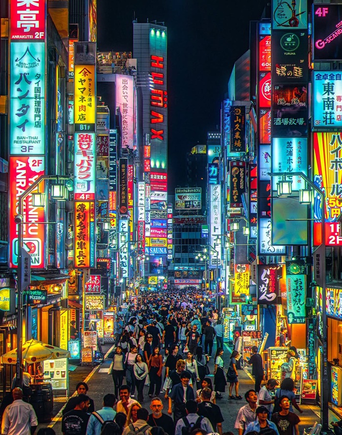 Lựa chọn thời điểm lý tưởng để khám phá phố kabukicho. Nguồn: kitsunetsuki.jp