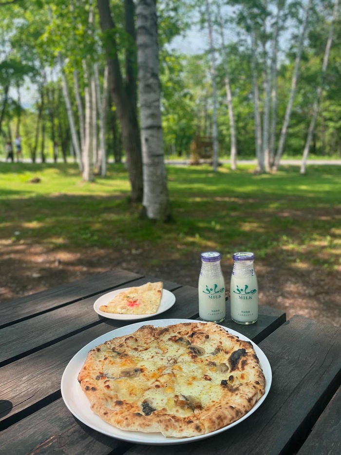 Khám phá hương vị bánh Furano Cheese Pizza đậm chất ẩm thực Hokkaido. Nguồn: sora_moon1204