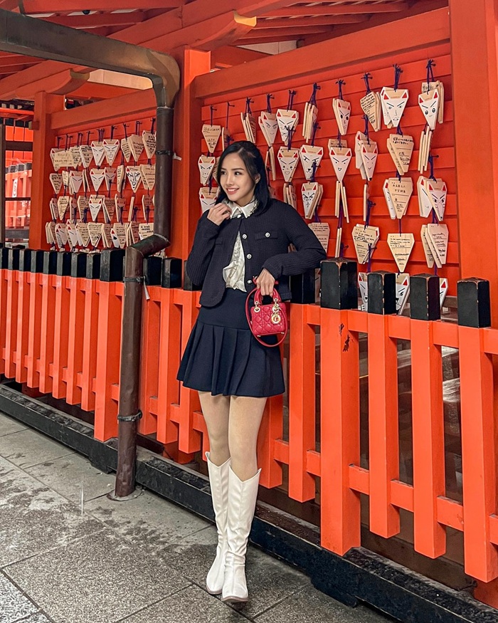 Lựa chọn trang phục thoải mái phù hợp cho hành trình khám phá Fushimi Inari. Nguồn: hello.miss.k