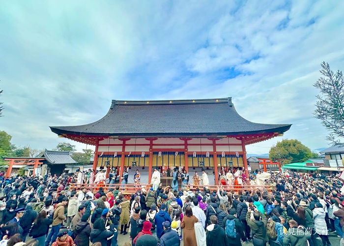 Tham quan đền Fushimi Inari - Biểu tượng văn hóa đặc sắc của Nhật Bản