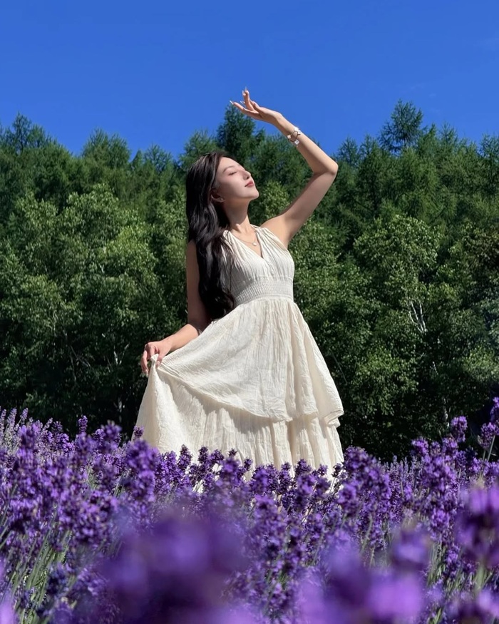 Lựa chọn thời điểm Furano mùa hoa lavender nở rộ sắc tím để có bức ảnh check in ấn tượng. Nguồn: minhphongtour