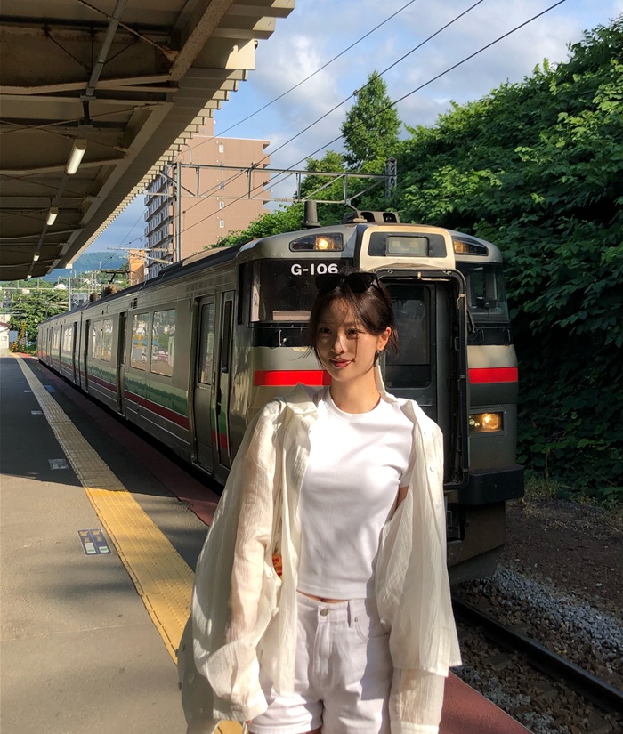 Tàu JR phương tiện di chuyển công cộng thuận tiện giữa các điểm lễ hội Osaka. Nguồn: suumiiin_