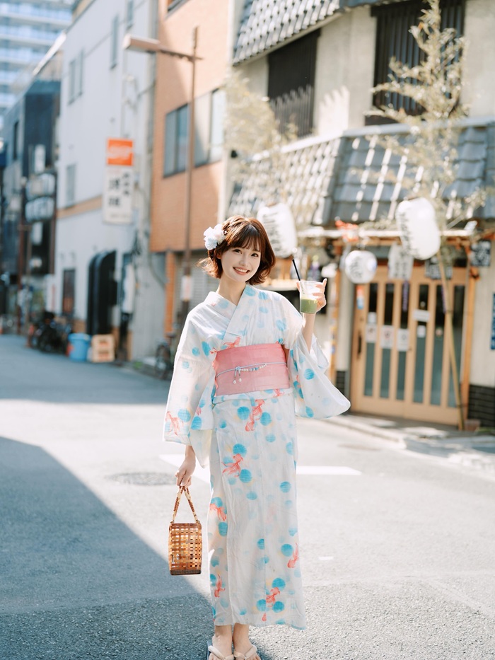 Hòa mình vào không khí lễ hội Osaka trong bộ yukata xinh đẹp. Nguồn: xfgg_film