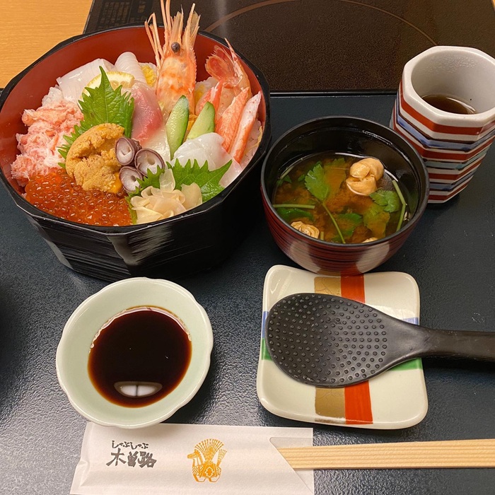 Tô cơm Kaisendon phủ đầy hải sản tươi ngon đặc trưng vùng Hokkaido. ( Nguồn: sekistar8