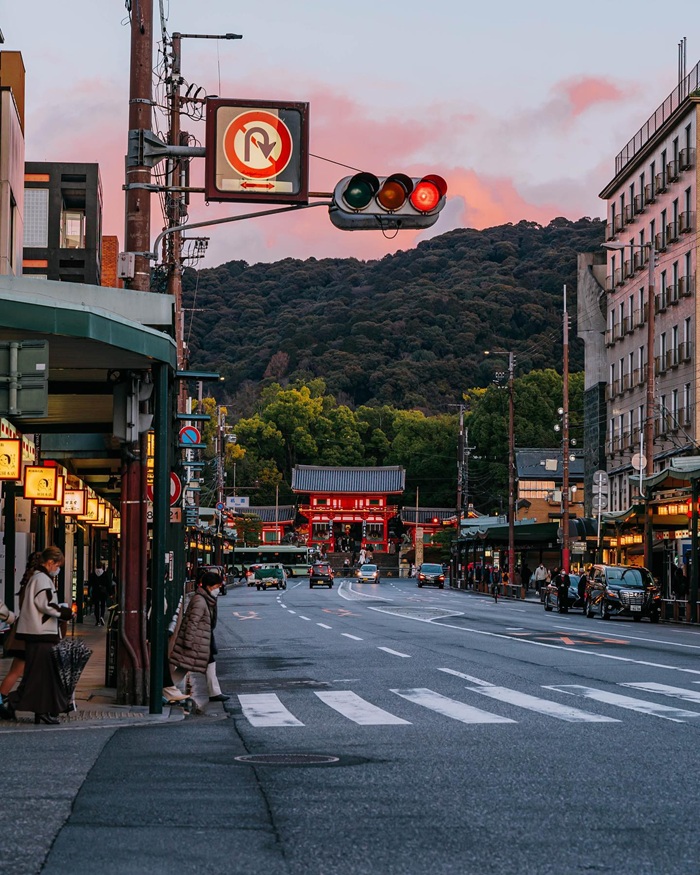 Tự do mua sắm giải trí chiều ngày cuối tại Kawaramachi Kyoto. Nguồn: colorny
